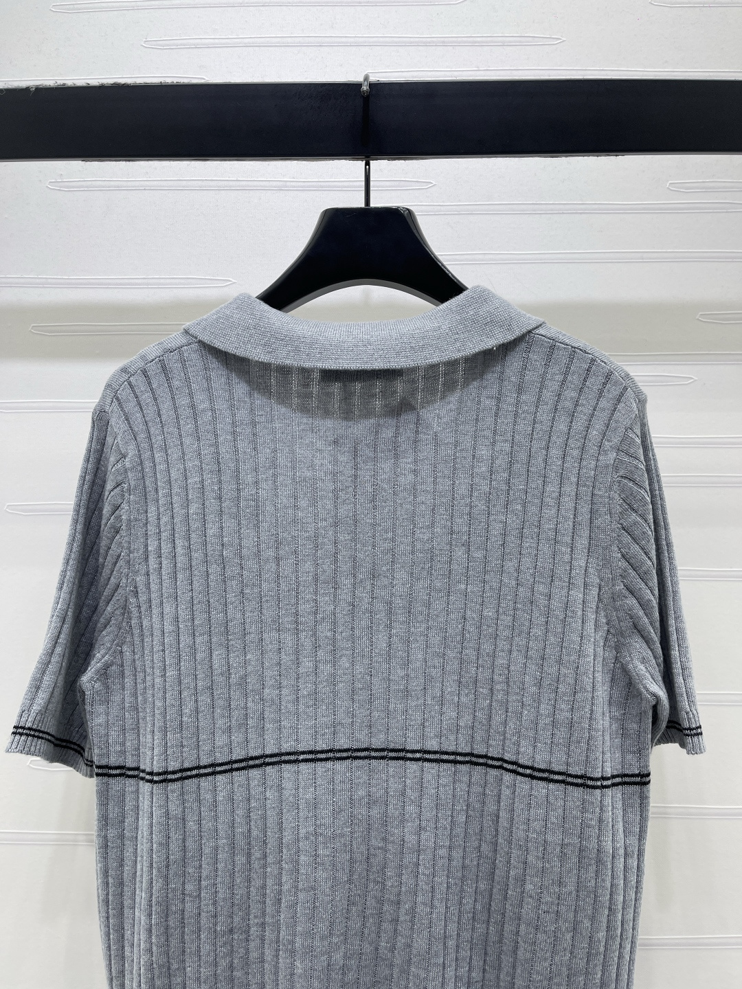 Women's short sleeves